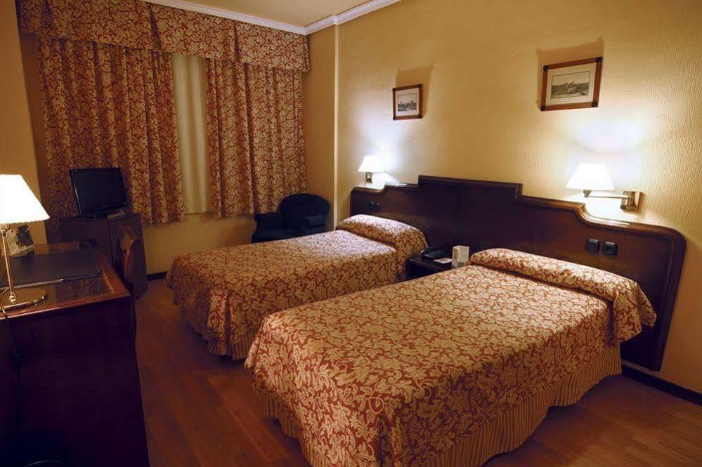 Hotel Alcantara Касерес Екстер'єр фото
